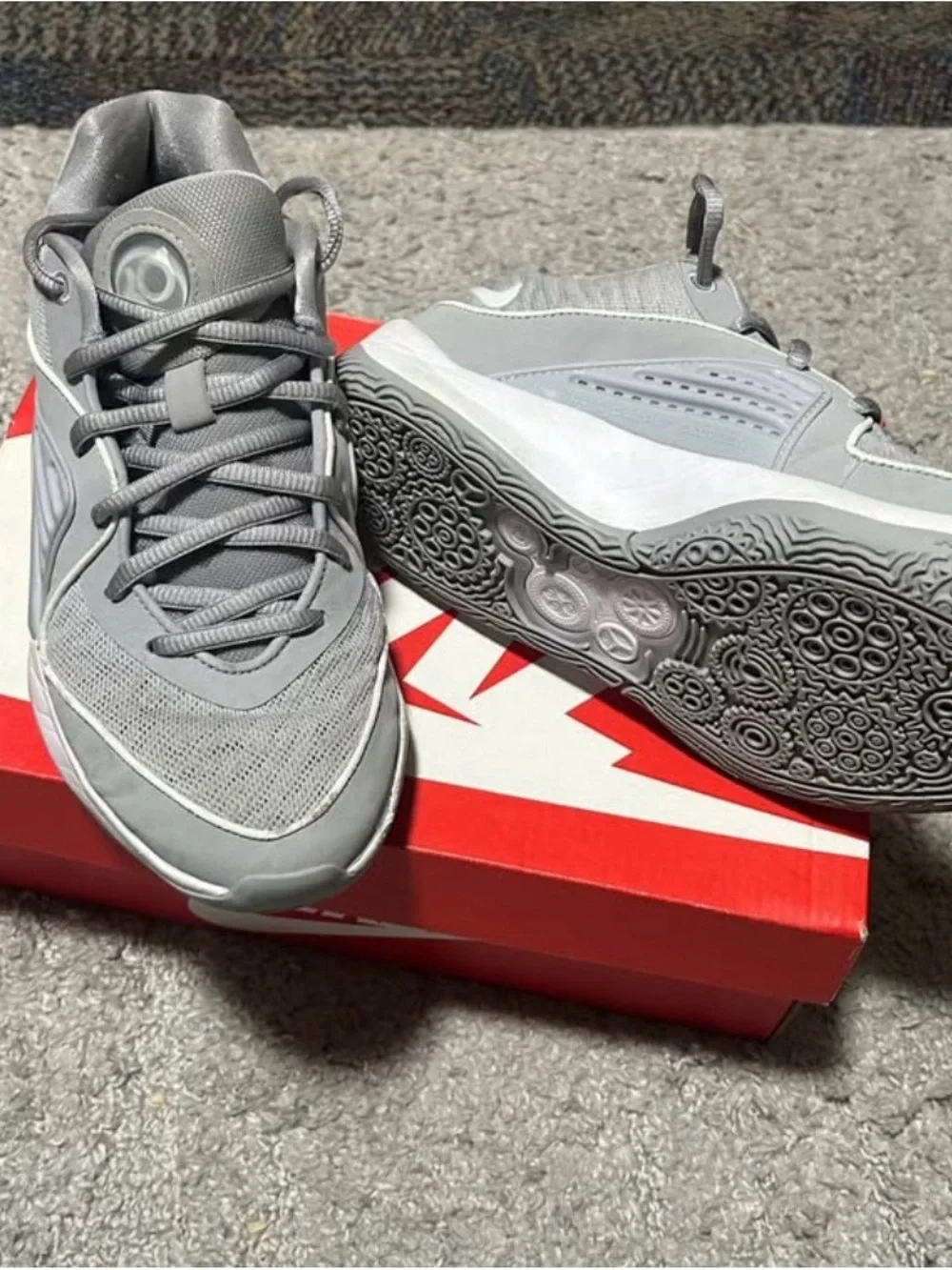 Nike Men's Gray Athletic Sneakers